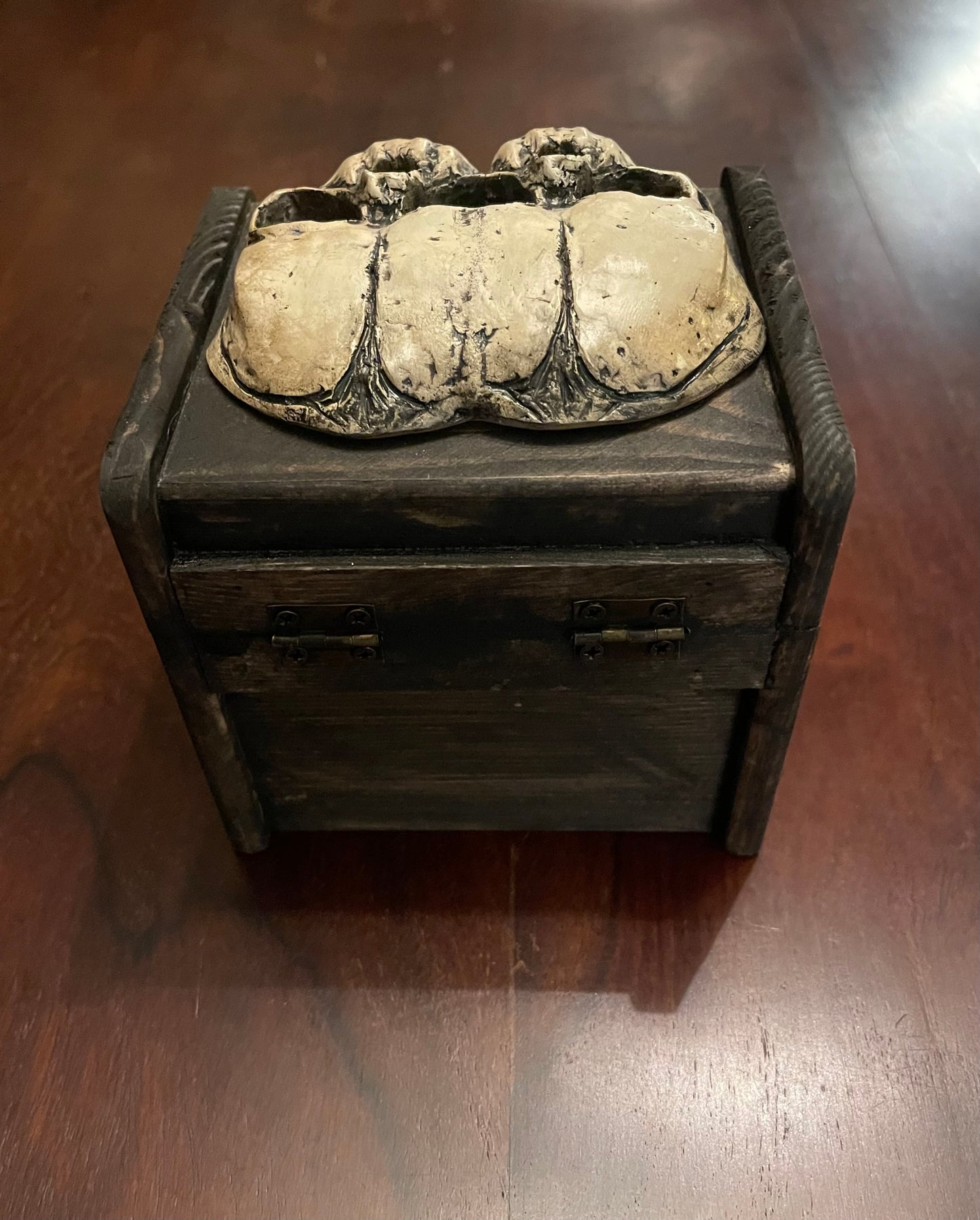 DOUBLE BABY SKULL BOX