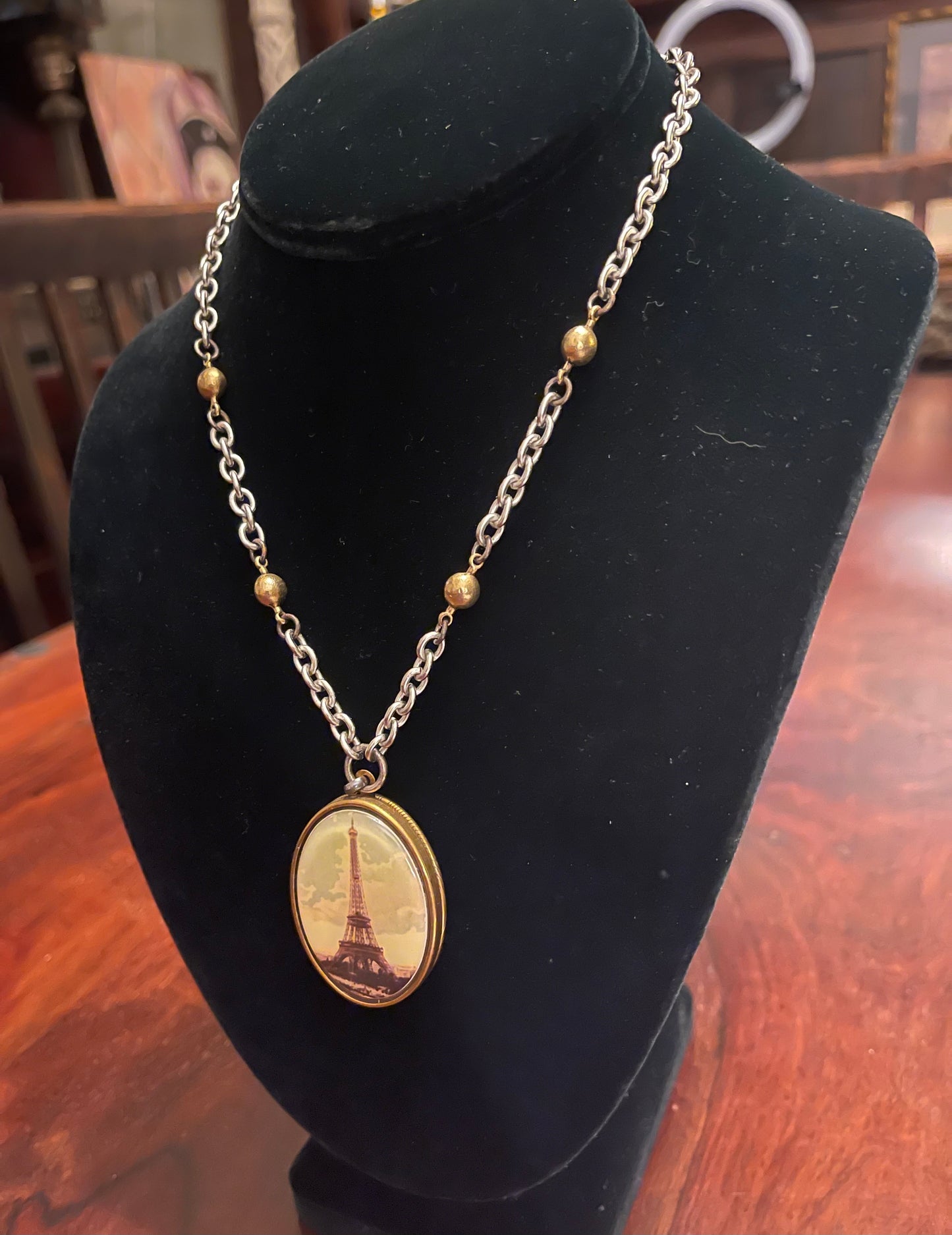 SUMMER IN PARIS NECKLACE