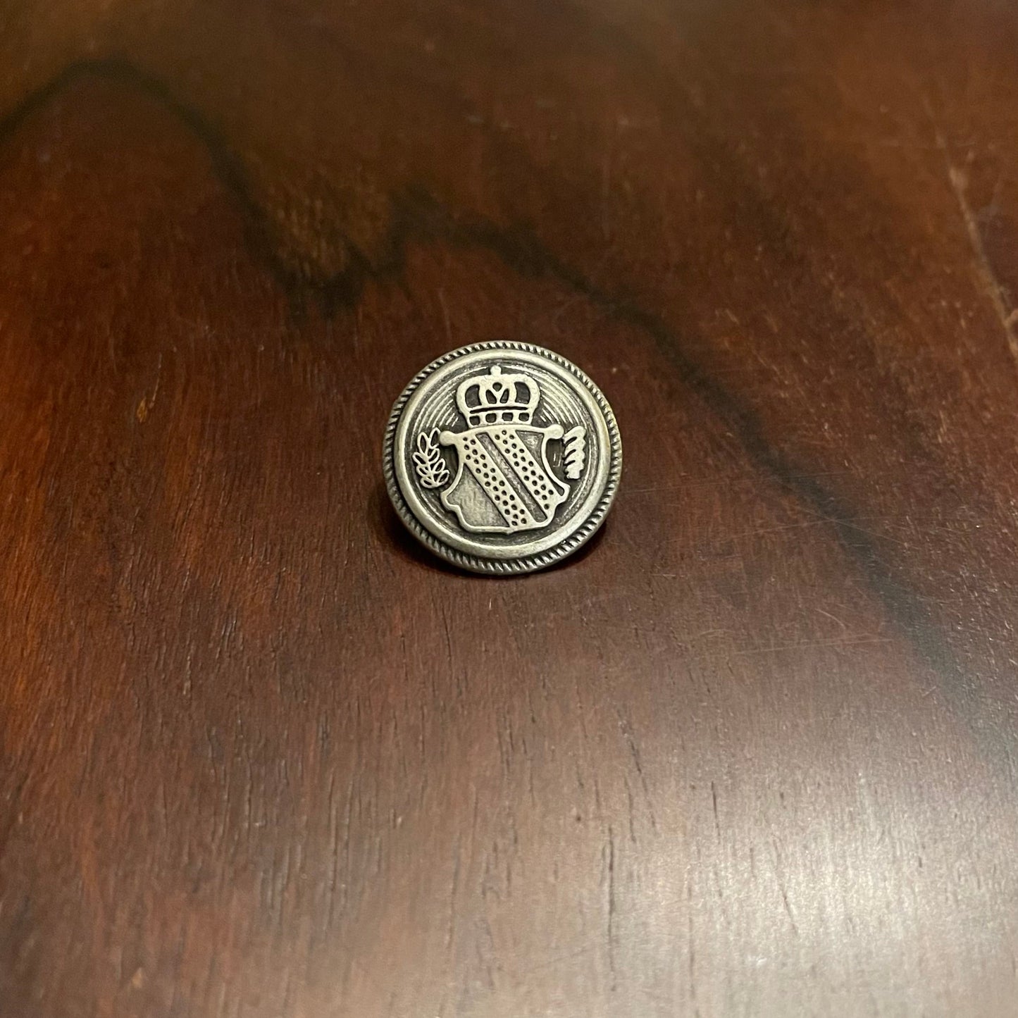 CROWN AND SHIELD COAT OF ARMS BUTTON - STYLE # 4014 - One dozen