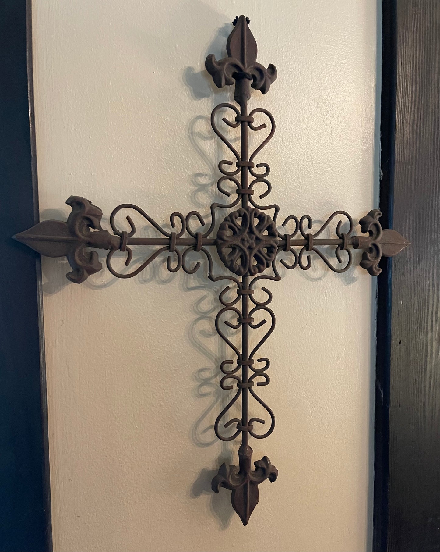 METAL WALL CROSS