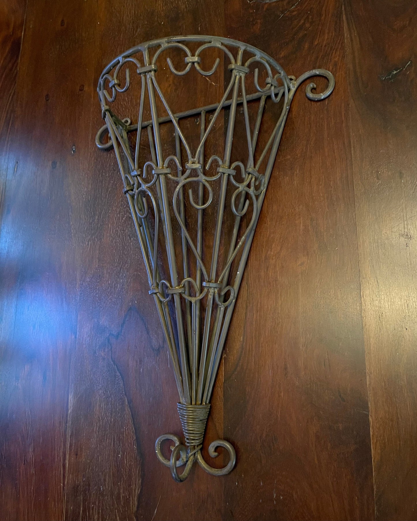 FLOWER WALL SCONCE