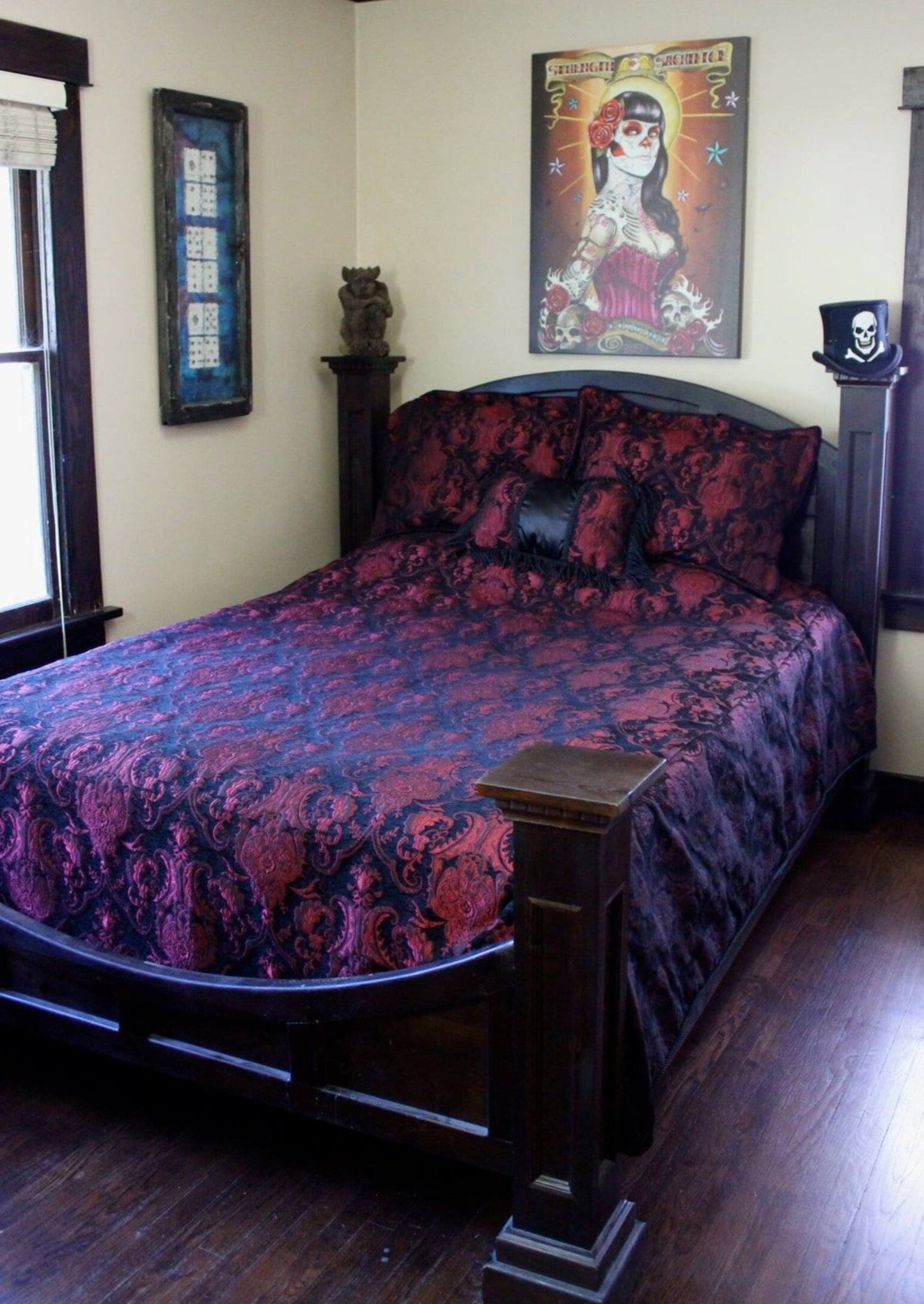 Shrine of Hollywood MEDIEVAL TAPESTRY DUVET AND PILLOW SET - RED/BLACK - QUEEN SIZE bed bedding duvet pillow
