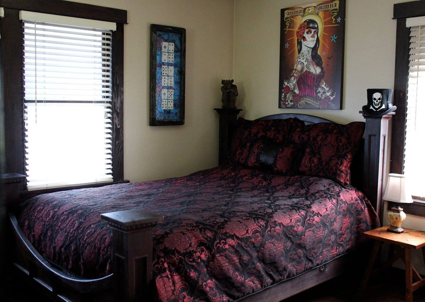 Shrine of Hollywood MEDIEVAL TAPESTRY DUVET AND PILLOW SET - RED/BLACK - QUEEN SIZE bed bedding duvet pillow