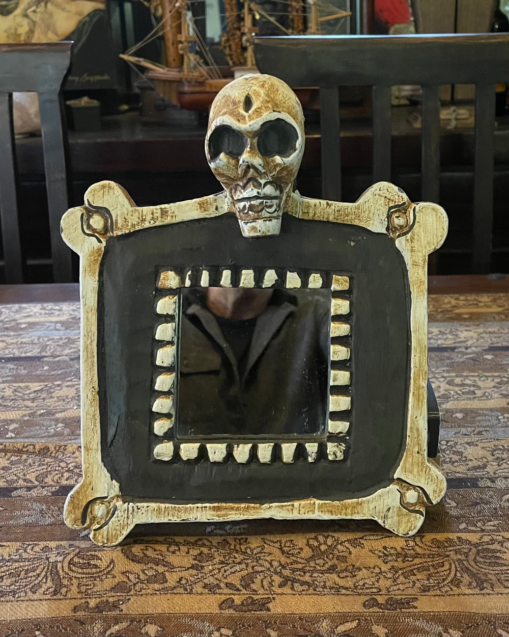 SKULL MIRROR