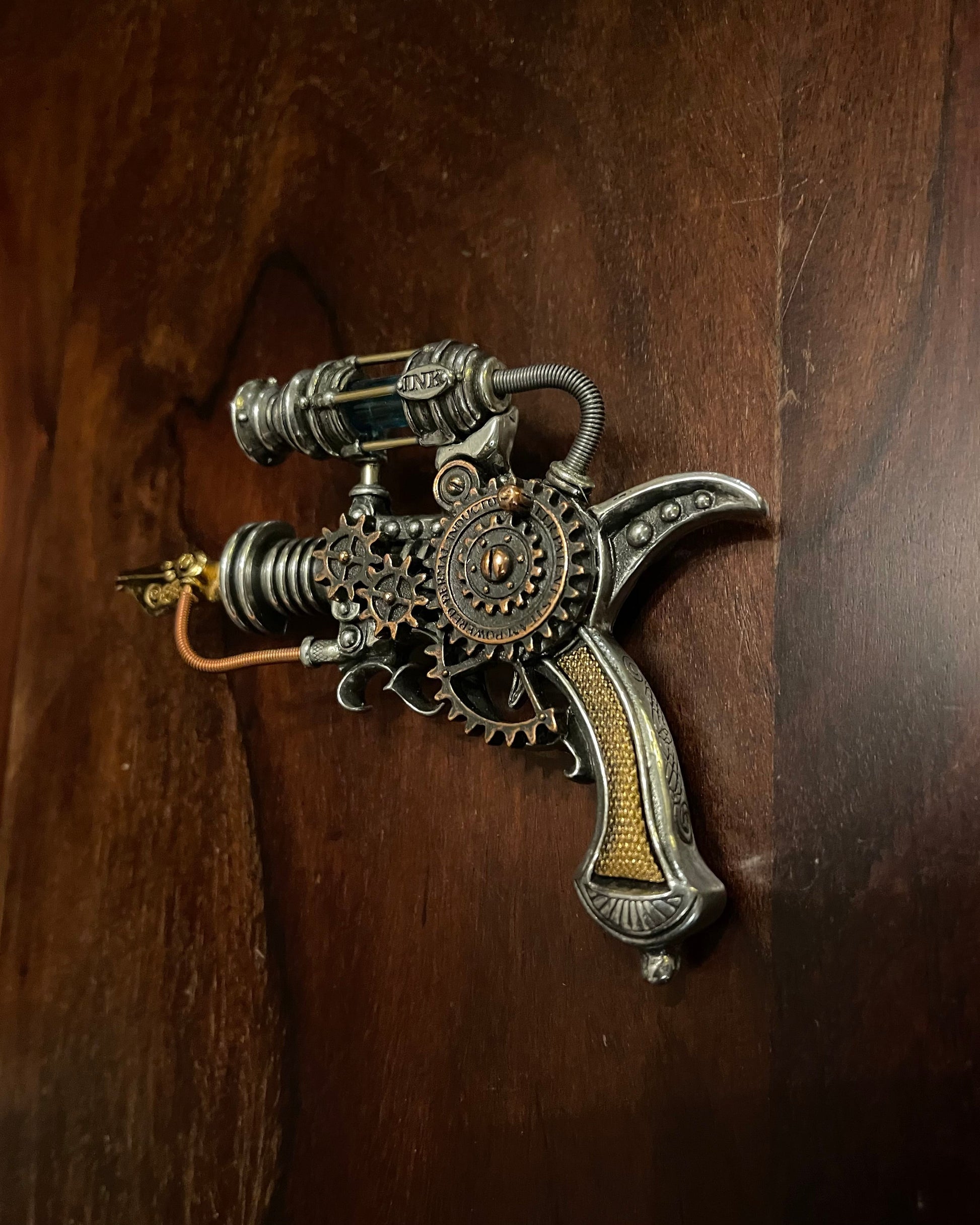 STEAMPUNK RAYGUN Shrine of Hollywood belt buckle Jewelry - Necklaces and Chokers Treasures and Relics