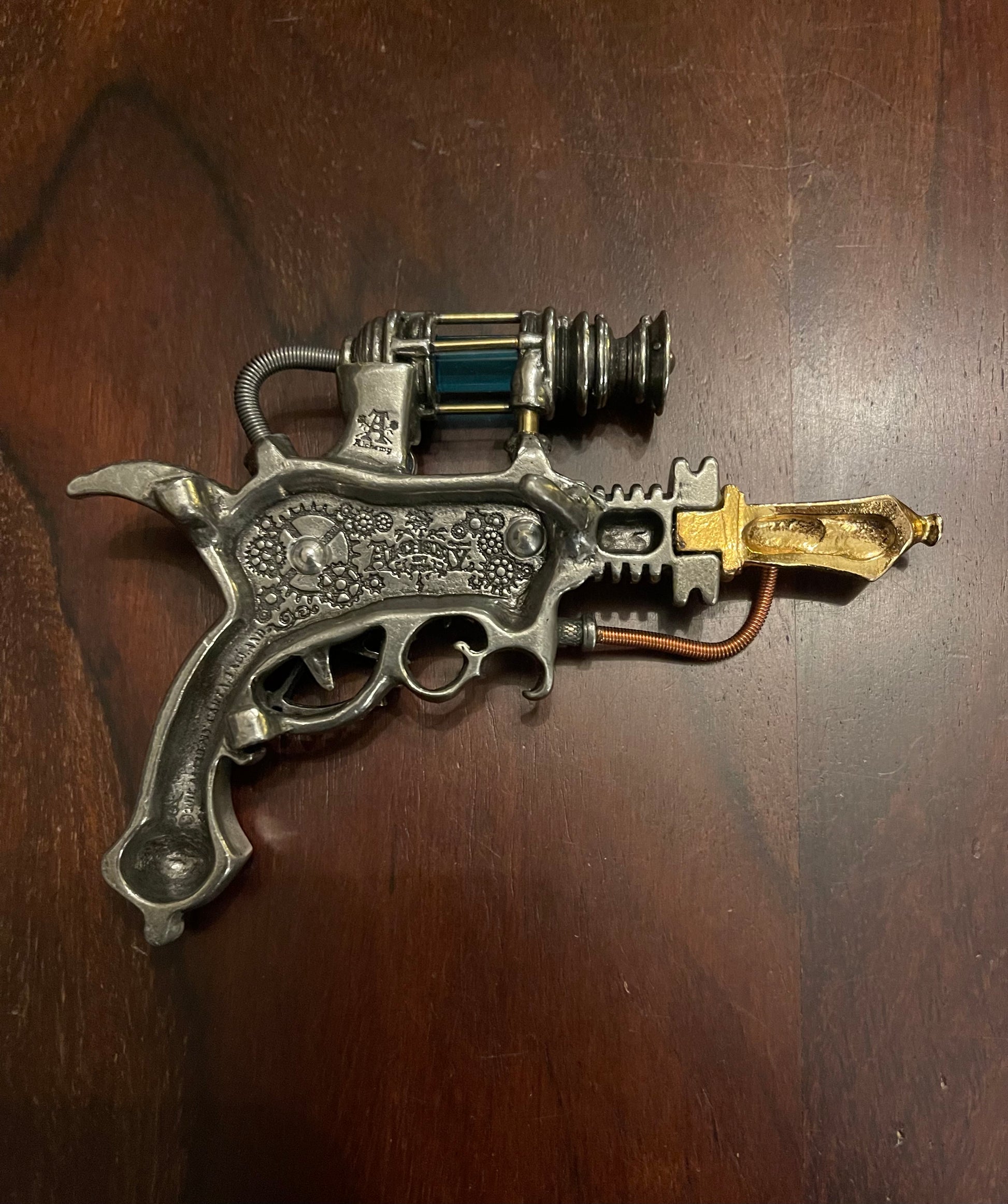 STEAMPUNK RAYGUN Shrine of Hollywood belt buckle Jewelry - Necklaces and Chokers Treasures and Relics