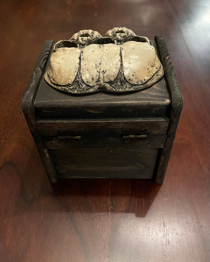DOUBLE BABY SKULL BOX