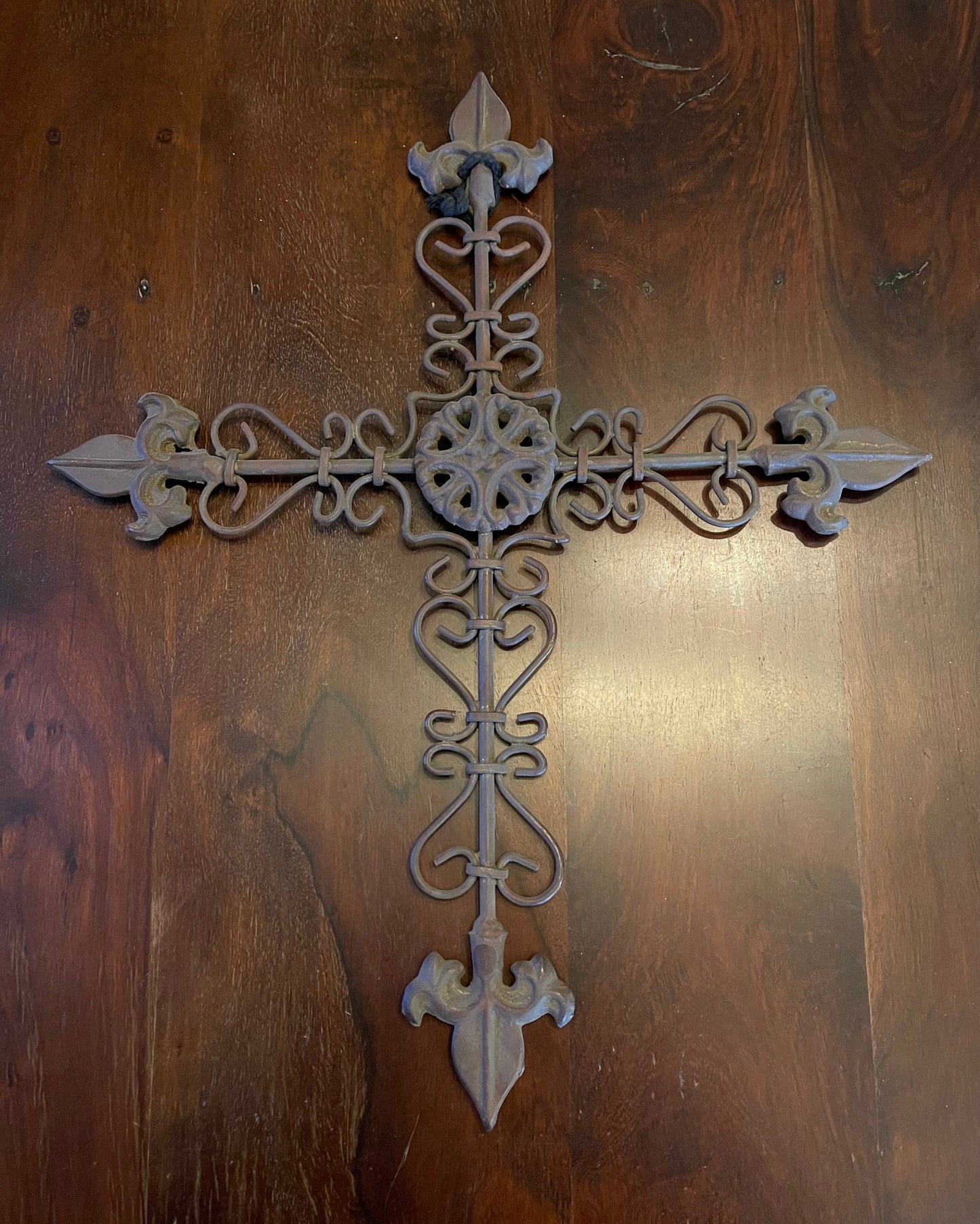 METAL WALL CROSS