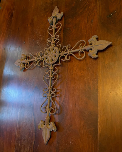 METAL WALL CROSS