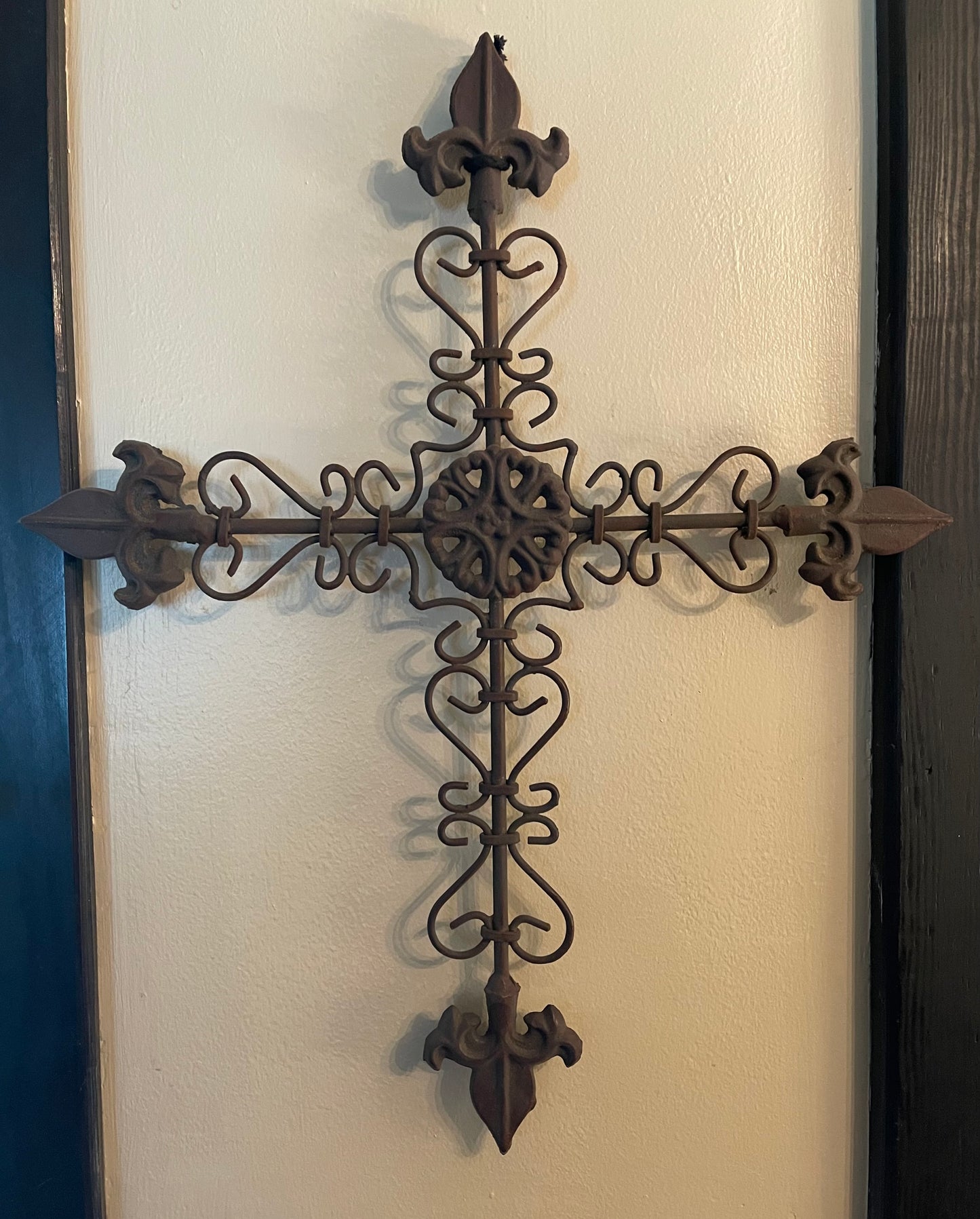 METAL WALL CROSS