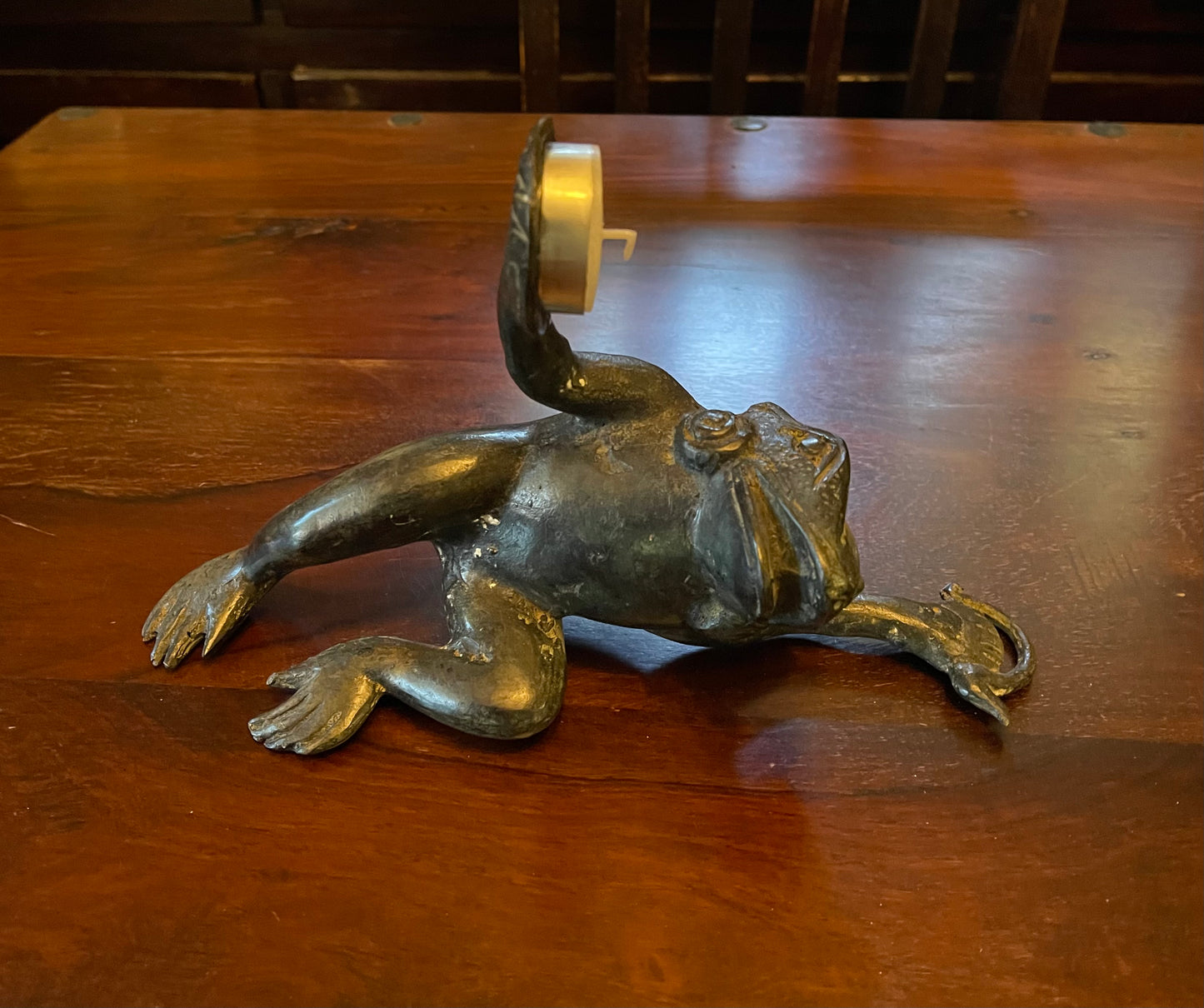 METAL FROG WALL SCONCE