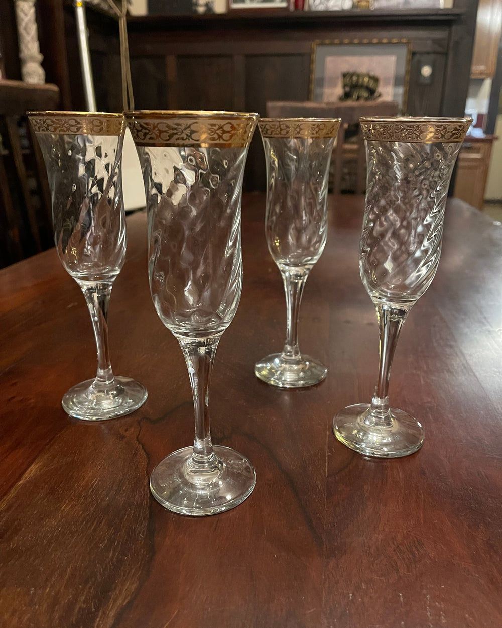 ELEGANT CRYSTAL CHAMPAGNE FLUTES X 4