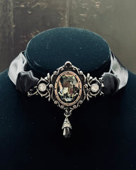 GREYHEART CHOKER