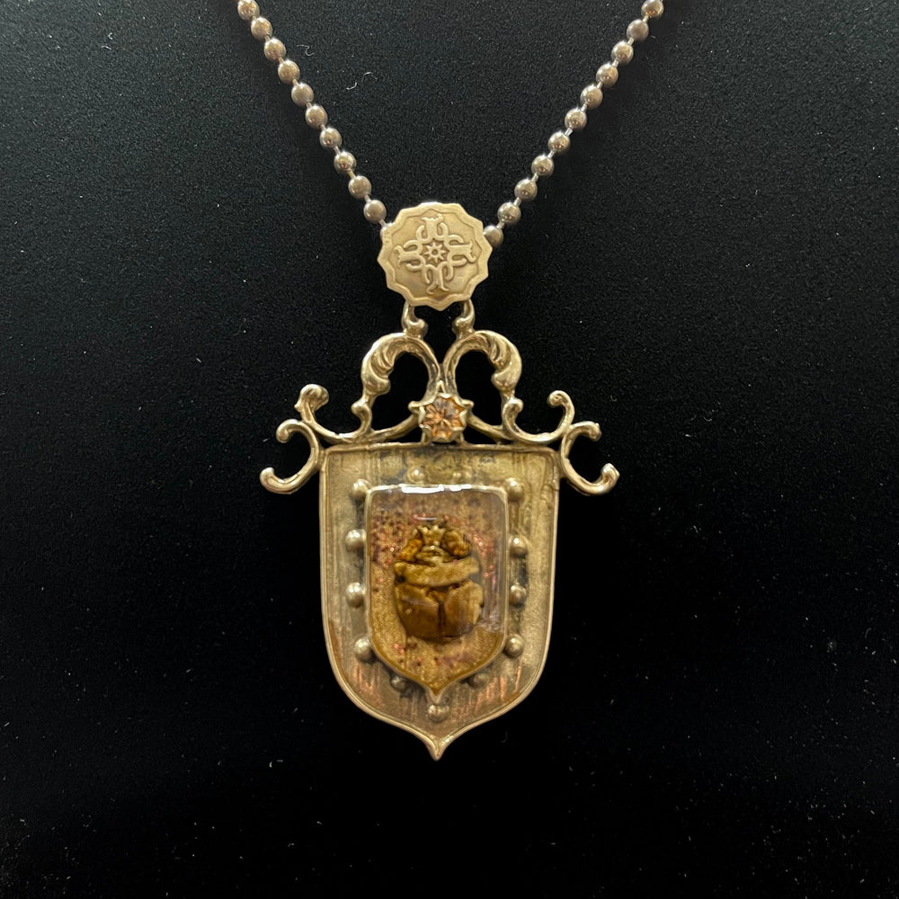 SACRED HEART MEDALLION NECKLACE