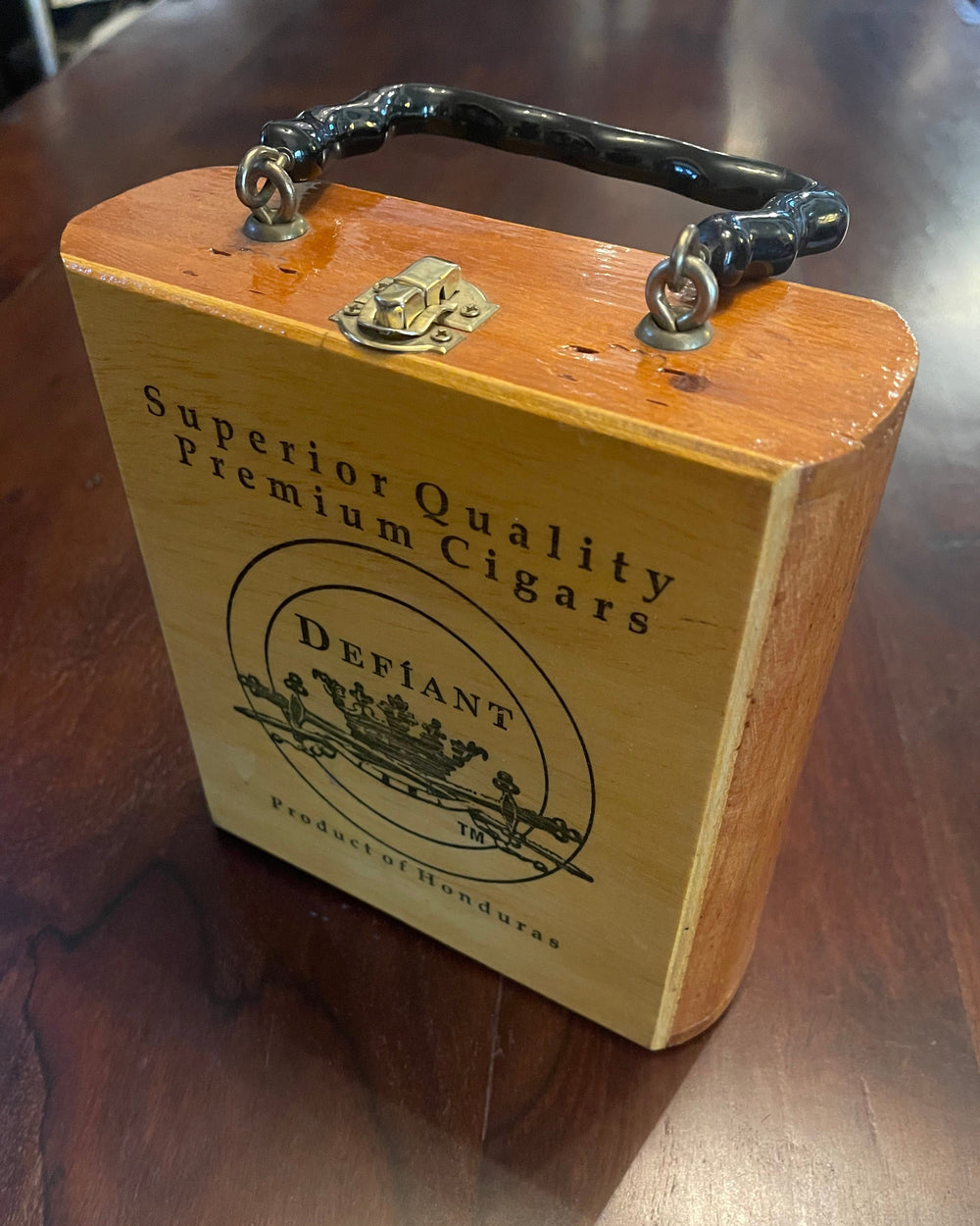 DEFIANT CIGAR BOX PURSE