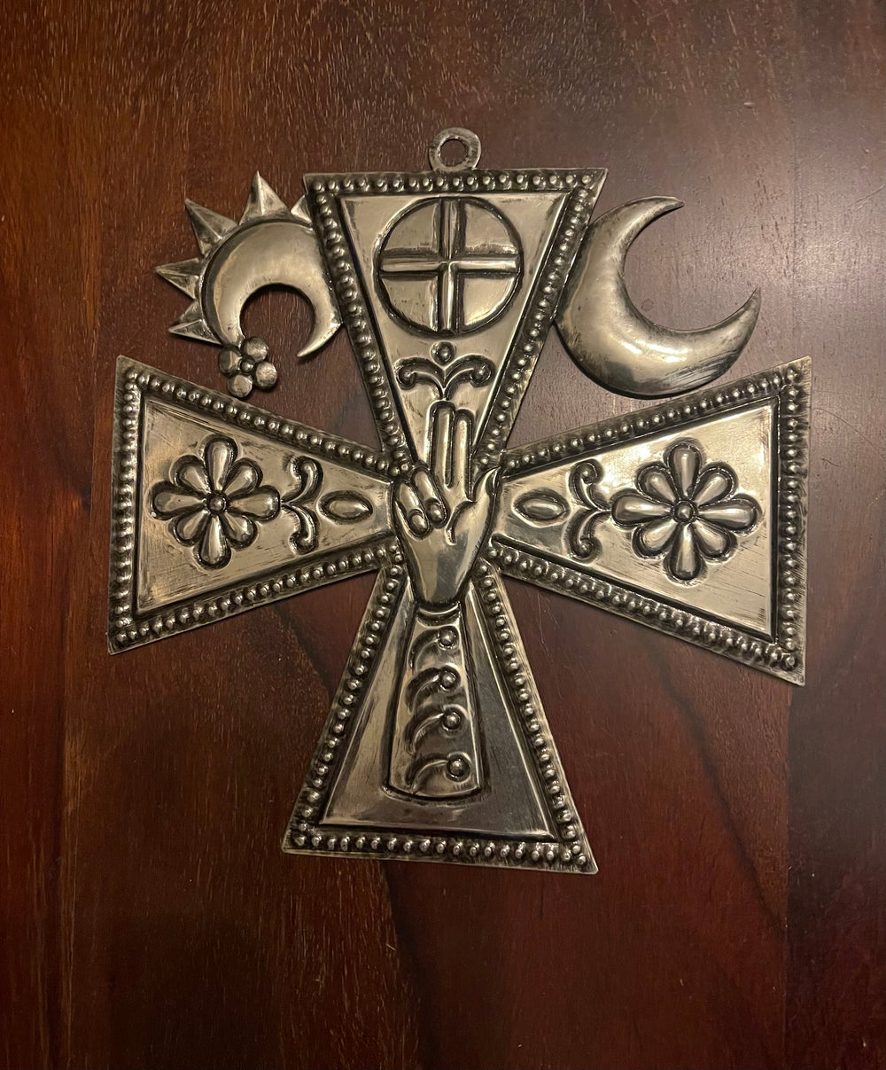 METAL MALTESE WALL CROSS